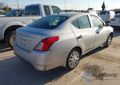 2015 Nissan Versa 1.6 S from USA, damaged, VIN 3N1CN7AP5FL933183